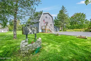 185 S Fairway Dr, Lake Ariel, PA 18436 - Photo 1