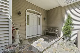 802 Green Ct, Lords Valley, PA 18428 - Photo 5