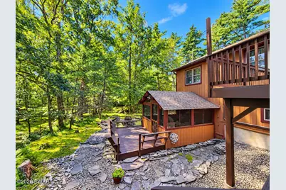 136 Pocono Circle Drive W, Dingmans Ferry, PA 18328 - Photo 5