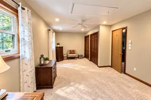 136 Pocono Cir Dr W, Dingmans Ferry, PA 18328 - Photo 17