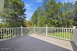 64 Applewood Dr, Hawley, PA 18428 - Photo 27