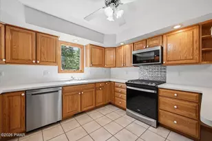 64 Applewood Dr, Hawley, PA 18428 - Photo 15