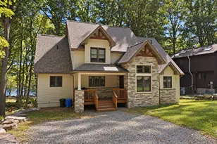 1466 Lakeland Dr, Lake Ariel, PA 18436 - Photo 1