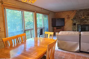 140 Timber Ridge Cir, Greentown, PA 18426 - Photo 3