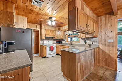 129 Briarwood Drive, Greentown, PA 18426 - Photo 15
