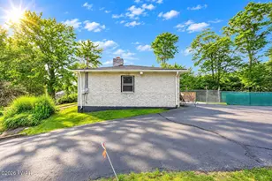 604 Circle Dr, Roaring Brook Township, PA 18444 - Photo 9