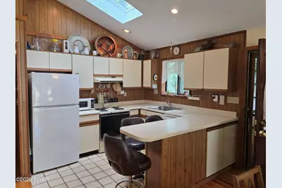 112 Ledgeway Lane, Lords Valley, PA 18428 - Photo 15