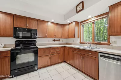 176 Cloud Crest Drive, Greentown, PA 18426 - Photo 17