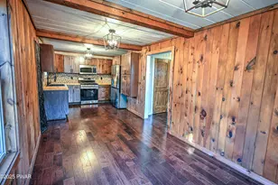 424 Sunset Forest Dr, Hawley, PA 18428 - Photo 9