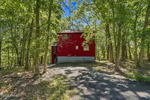5231 Woodbridge Dr E, Bushkill, PA 18324 - Photo 49