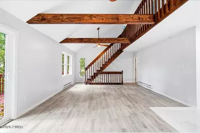 5231 Woodbridge Drive E, Bushkill, PA 18324 - Photo 3