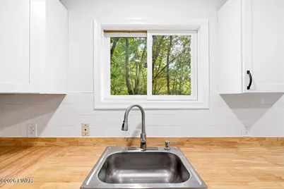 5231 Woodbridge Drive E, Bushkill, PA 18324 - Photo 13