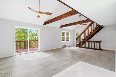 5231 Woodbridge Drive E, Bushkill, PA 18324 - Photo 7