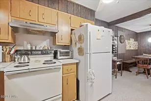 110 W Shore Dr, Hawley, PA 18428 - Photo 17