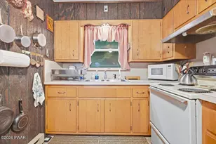 110 W Shore Dr, Hawley, PA 18428 - Photo 15