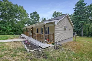 107 Hillside Ct, Dingmans Ferry, PA 18328 - Photo 3