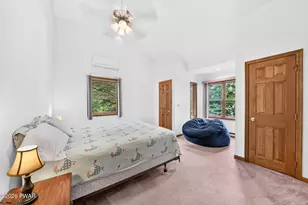 109 Marina Village Ln, Greentown, PA 18426 - Photo 21