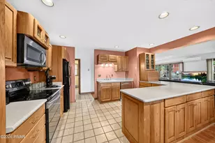 109 Marina Village Ln, Greentown, PA 18426 - Photo 7