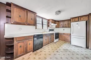 201 Grandview Ave, Hawley, PA 18428 - Photo 7