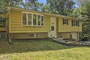 50 Woodledge Hills Dr, Hawley, PA 18428 - Photo 3