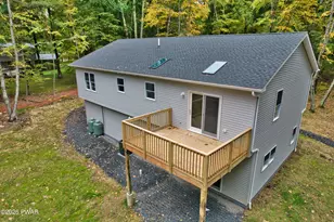 105 Spice Bush Ln, Milford, PA 18337 - Photo 3