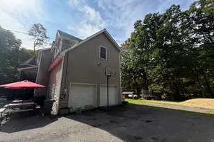 109 Arbutus Ct, Milford, PA 18337 - Photo 49