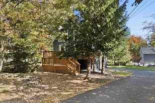 1059 Lakeland Dr, Lake Ariel, PA 18436 - Photo 3
