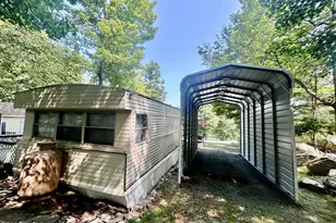 160 Oak Dr, Greentown, PA 18426 - Photo 3