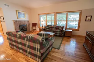 803 Jefferson Ct, Lords Valley, PA 18328 - Photo 9