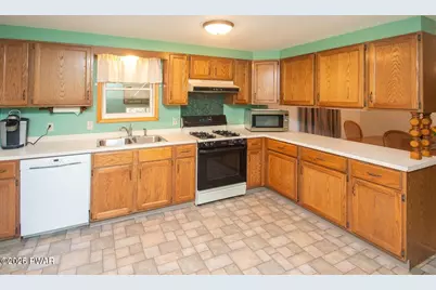 957 Route 6, Shohola, PA 18458 - Photo 5