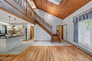 208 Mountain View Dr, Lords Valley, PA 18428 - Photo 17