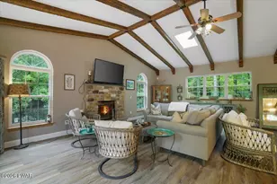 1076 Wintergreen Ct, Hawley, PA 18428 - Photo 11