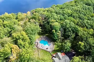 1076 Wintergreen Ct, Hawley, PA 18428 - Photo 7