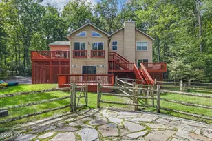 1076 Wintergreen Ct, Hawley, PA 18428 - Photo 3
