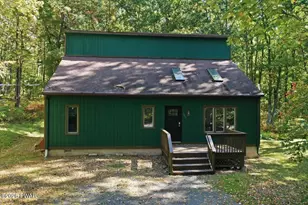 105 Forest Dr, Hawley, PA 18428 - Photo 3