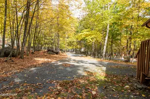 114 Log Cabin Dr, Lackawaxen, PA 18435 - Photo 25