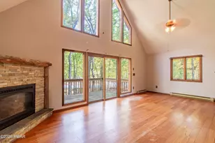 114 Log Cabin Dr, Lackawaxen, PA 18435 - Photo 7