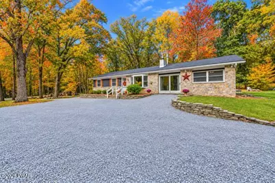 800 Kinglet Court, Hawley, PA 18428 - Photo 7