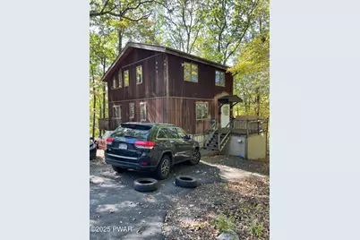 5074 Woodbridge Drive E, Bushkill, PA 18324 - Photo 1