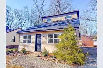 132 East Balsam Road, Greentown, PA 18426 - Photo 1