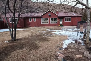 209 Crown Point Dr, Bellvue, CO 80512 - Photo 3