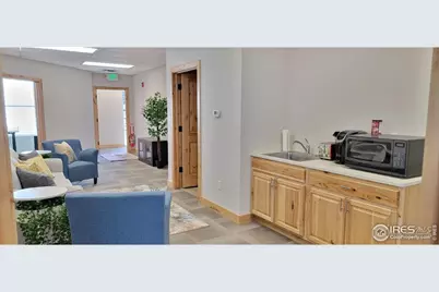 102 E 1st St, Loveland, CO 80537 - Photo 9