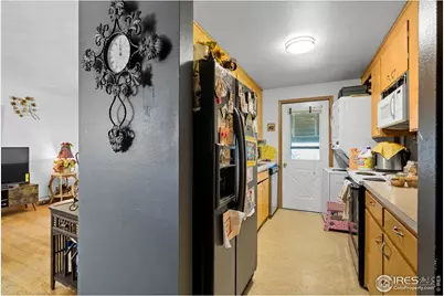 901 W Kelly Dr, Loveland, CO 80537 - Photo 9