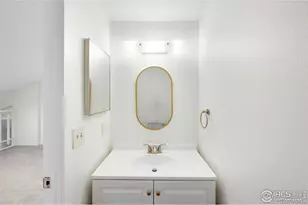 8005 E Colorado Ave, Denver, CO 80231 - Photo 15