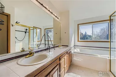 2062 Ridgeview Dr, Longmont, CO 80504 - Photo 19