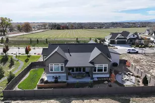 1246 Swan Peter Dr, Berthoud, CO 80513 - Photo 3