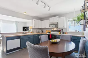 2431 Mountain View Dr, Loveland, CO 80538 - Photo 9