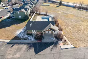 800 Waterglen Dr, Fort Collins, CO 80524 - Photo 3