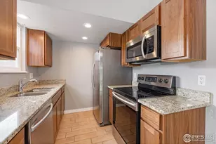 1029 Townley Cir, Longmont, CO 80501 - Photo 9