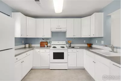 9369 Longs Peak Dr, Commerce City, CO 80640 - Photo 17